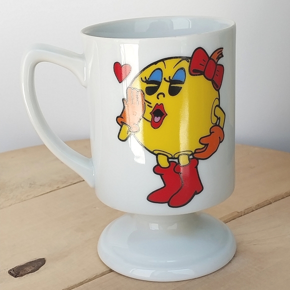 RARE Ms Pac Man Pedestal Mug Signed by Bally Midway President - Picture 2 of 8